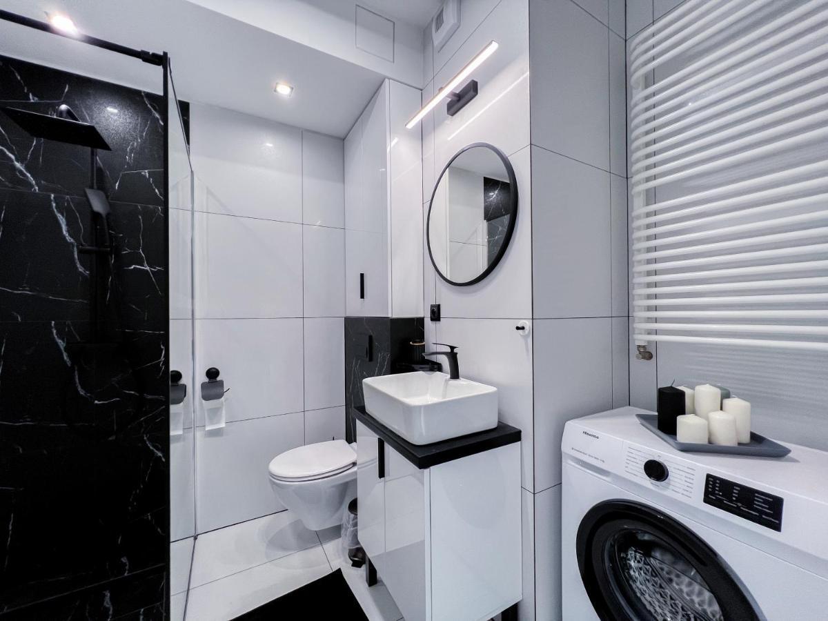 12 Floor Mogilska Tower Apartment คราคูฟ ภายนอก รูปภาพ