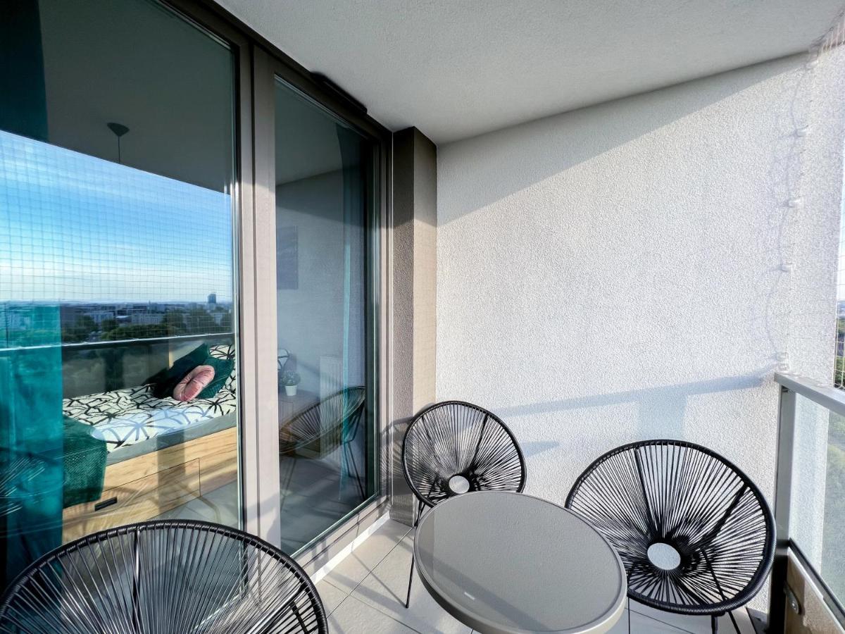 12 Floor Mogilska Tower Apartment คราคูฟ ภายนอก รูปภาพ